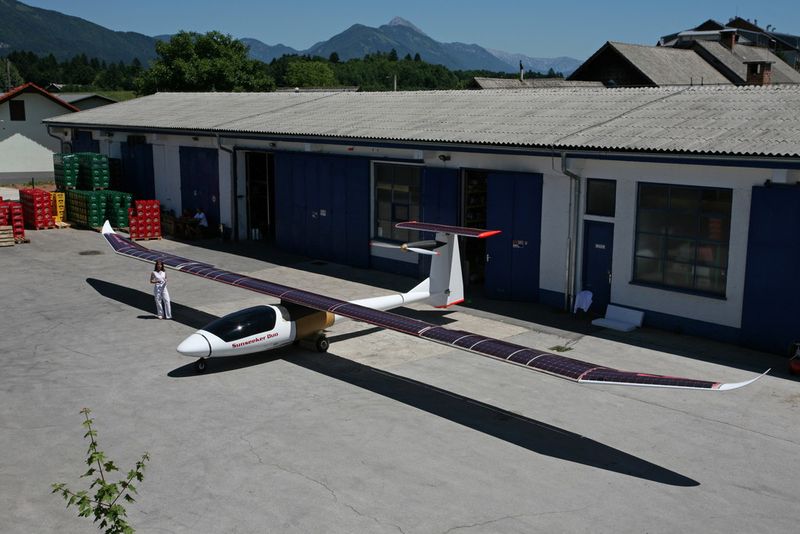 Die Sunseeker hat eine mächtige Spannweite vor rund 24 Metern... ( Solar Flight)