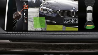 Die Rückfahrkamera zählt zu den beliebteren Ausstattungsdetails der Deutschen. (BMW)