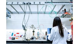 Einige Chemiestudiengänge erhalten in diesem Jahr vom Fonds der Chemischen Industrie insgesamt rund 300.000 Euro Fördergelder (Symbolbild). (Bild: gemeinfrei, ThisisEngineering RAEng)