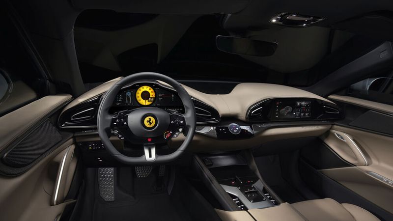 Das Lenkrad wurde wie die großen Schaltpaddel praktisch vom SF 90 übernommen. (Bild: Autoren-Union Mobilität / Ferrari)