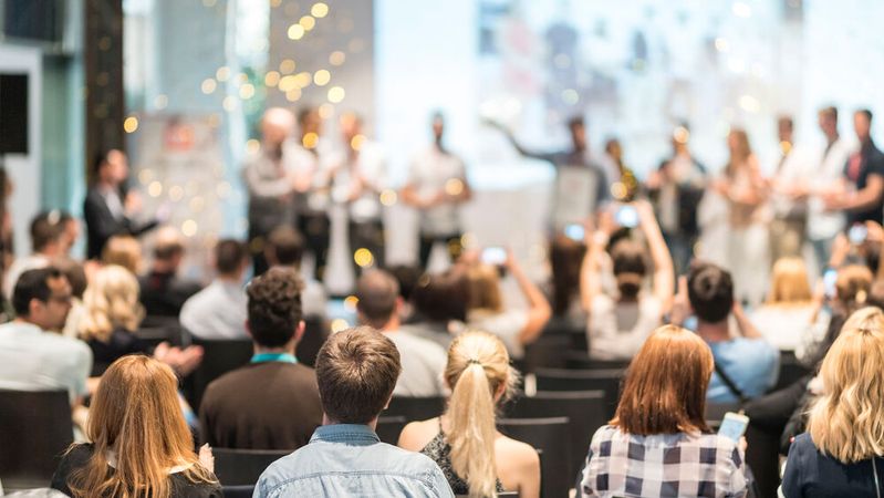 Bis zu drei Preisträgerinnen und -träger werden dieses Jahr für den Hauptgewinn ausgewählt.(Bild: ©  kasto – stock.adobe.com)