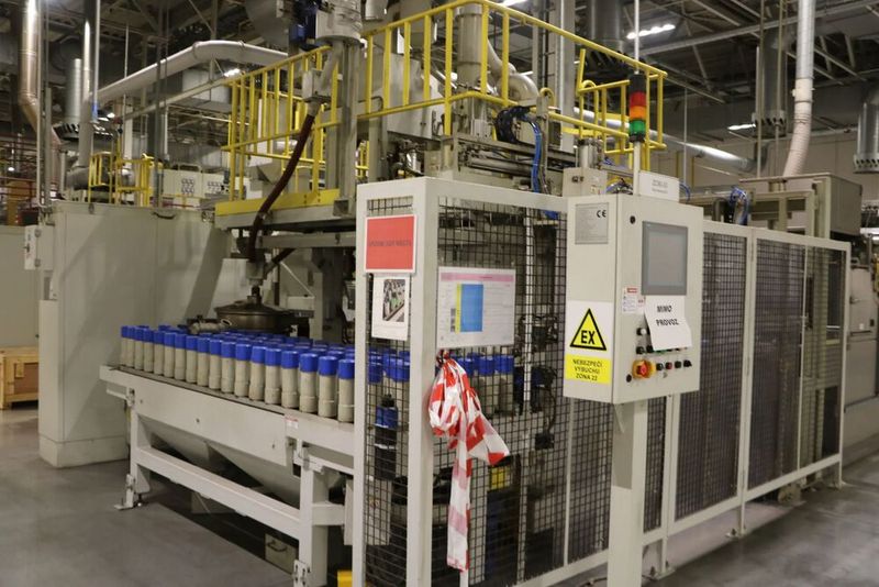 Der Kugelstrahlautomat von Sinto (Typ ABT 3G), der unter den Hammer kommt. (Bild: Surplex)