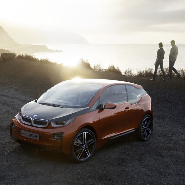 Auf der Los Angeles Auto Show 2012 zeigt die BMW Group mit der Studie BMW i3 Concept Coupé das Potential für eine mögliche Erweiterung des Fahrzeugportfolios. Das BMW i3 Concept Coupé ist laut BMW das erste vollständig vernetzte Elektrofahrzeug der Welt. (Bild: BMW Group)
