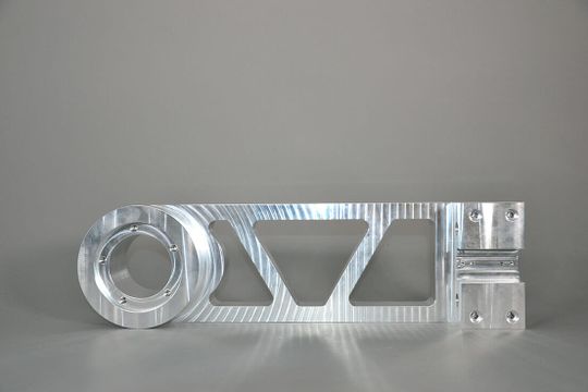 (Träger aus Aluminium, gefertigt auf GROB G552. Quelle: Tebis)