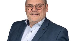 Thomas Mühleck ist Geschäftsführer der Kurtz Holding Gmbh & Co. Beteiligungs KG und bereits seit über 30 Jahren im Unternehmen tätig. Der mittlerweile in der siebten Generation familiengeführte Technologiekonzern selbst blickt auf eine Geschichte von knapp 250 Jahren zurück. Kurtz Ersa produziert und vertreibt unter anderem Schaumstoffmaschinen sowie Anlagen und Tools für die Elektronikfertigung. Das Unternehmen unterhält Tochtergesellschaften und Produktionsstätten in Europa, Nordamerika und Asien. (Bild: Kurtz Holding GmbH & Co. Beteiligungs KG)