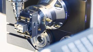 Die KSC Serie bietet ein umfassendes Modulprogramm an Baugrößen, Grundkörperlängen und Spannbacken für unterschiedlichste Anwendungen. (Schunk)