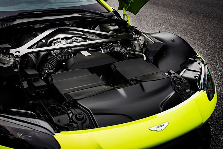 Unter der Haube arbeitet ein V8-Biturbo von AMG mit 375 kW/510 PS und 685 Newtonmetern Drehmoment. (Aston Martin)