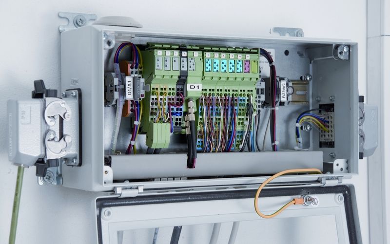 3 Über eine LWL-Schnittstelle wird die  ... räumlich getrennte Netzersatzanlage an die Inline-Station angebunden werden. (Archiv: Vogel Business Media)