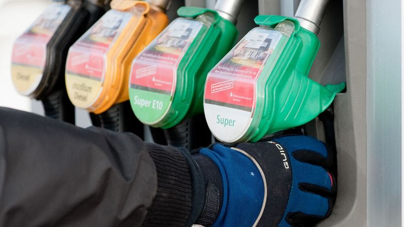 Aus Sicht des Deuvet sprechen einige Argumente gegen die Abschaffung von E5-Benzin.(Bild:  picture alliance / dpa Themendienst)