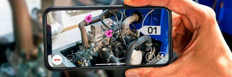 Mit holografischen Annotationen in Remote Support-Anwendungen für das Smartphone können Anwenderinnen und Anwender von Fachleuten auch aus der Ferne präzise angeleitet und unterstützt werden. Mit holografischen Annotationen in Remote Support-Anwendungen für das Smartphone können Anwenderinnen und Anwender von Fachleuten auch aus der Ferne präzise angeleitet und unterstützt werden.
