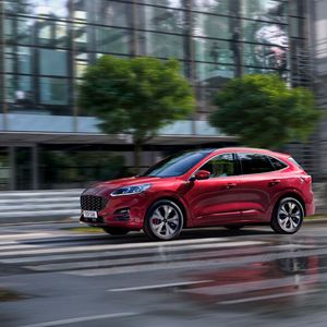 Der 110 kW/150 PS starke EcoBlue-Hybrid-Diesel wird von einem mit 48-Volt betriebenen Riemenstarter-Generator unterstützt.(Bild:  Ford)