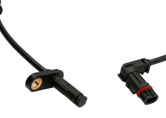 Millionenrückruf! Klein aber wichtig ist ein Raddrehzahlsensor für Fahrfunktionen, wie ESP und ABS in Autos. Auch Mercedes-Benz setzt diese Systeme ein. Doch nun kam es in China zu Problemen, die dem Premiumautohersteller auf die Kasse drücken werden.(Bild:  B. Schnittmacher)