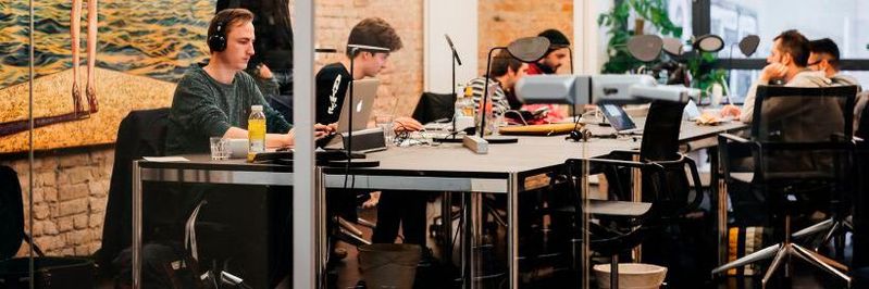 Im Berliner Mindsphere Open Space entstehen neue digitale Geschäftsmodelle, Anwendungen und Services mit dem offenen Siemens-IoT-Betriebssystem Mindsphere.(Bild:  Siemens)