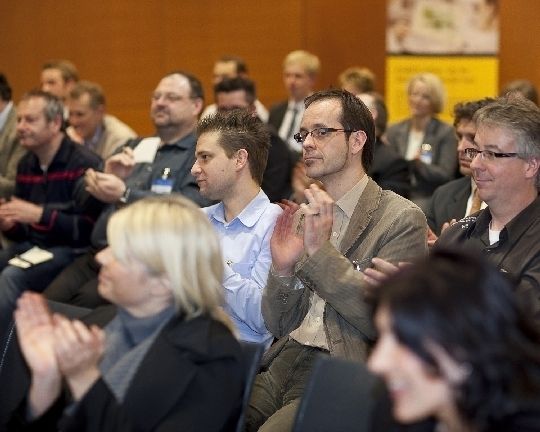 ... und applaudierten ... (Archiv: Vogel Business Media)