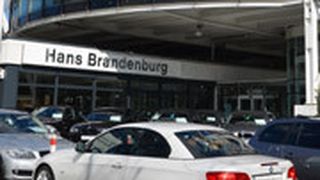 Das Autohaus Hans Brandenburg in Düsseldorf verkaufte im vergangenen Jahr rund 900 Neufahrzeuge der Marken BMW, BMW M und Mini. (Foto: Scheid)