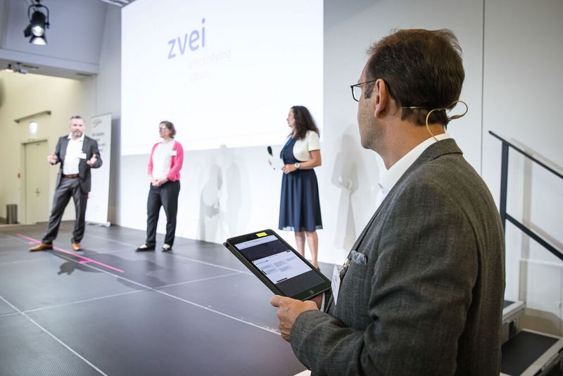 Steckverbinderkongress 2023 Tag 2: Kongress mit Trendthemen von PCF über DC-Steckverbinder, Hybridsteckverbinder, Qualifizierung, Single Pair Ethernet, Hands-on Workshops bis zu 3D-Druck und Konfektionierung. (Bild: Stefan Bausewein)