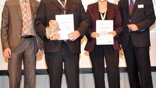 1. Platz: Dipl.-Inform. Marion Purrio, Bärbel Nymphius, Dipl.-Ing. Guido Buchholz, Dipl.-Ing. Konrad Willms mit ihrer Arbeit „DCC – Überwachung und Regelung des Tropfenübergangs beim MSG-Impulsschweißprozess“ der RWTH Aachen University, Institut für Schweißtechnik und Fügetechnik (Bild: DVS)