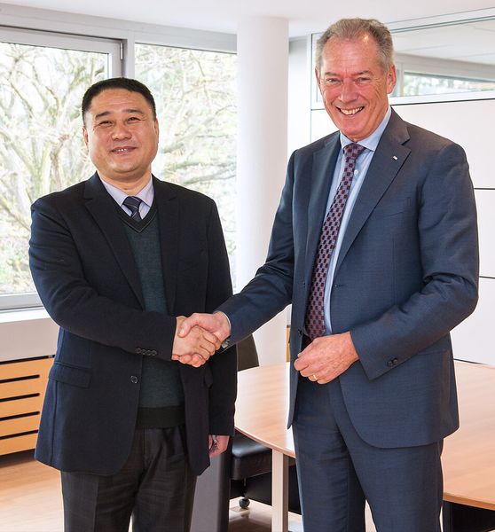 Xudong Wang (l.), Sedant Group und Frans Kurvers, Apt Hiller GmbH (Bild: Apt-Brendgen)