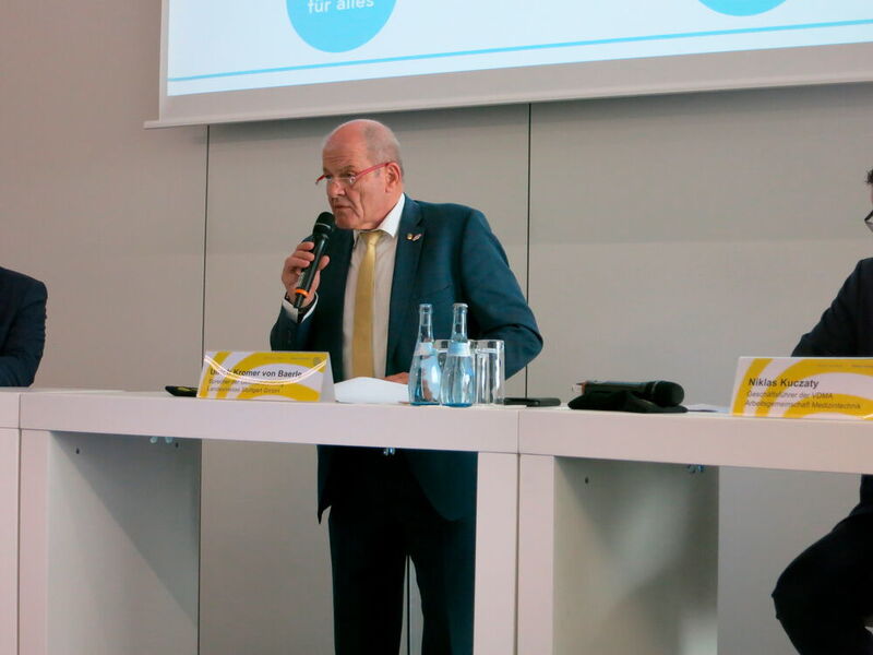 Geschäftsführer der Landesmesse Stuttgart Ulrich Kromer von Baerle verkündete auch gleich den Termin für die nächste T4M: 5. bis 7. Mai 2020. (Reinhardt/Devicemed)