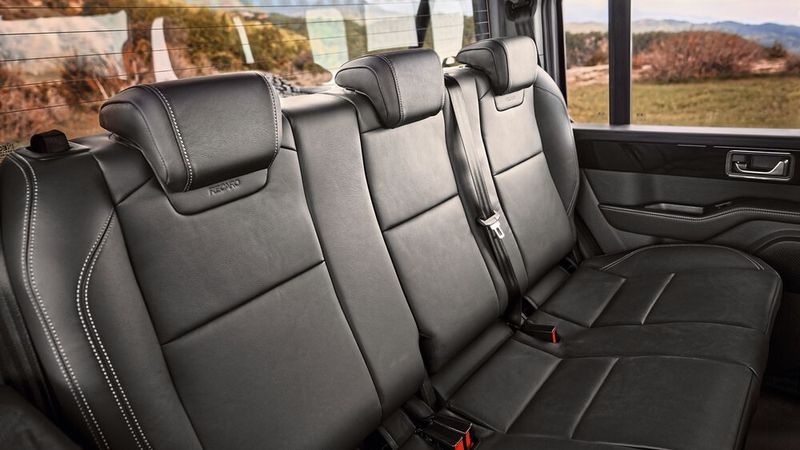 Ausgeführt ist der Pick-up als Double Cab mit drei Sitzplätzen in der zweiten Reihe. (Bild: Ineos)