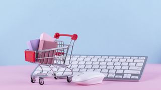 front-view-cyber-monday-composition-6016x3382v1 (Bild: freepik)