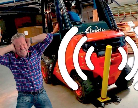 Bremsen! Schon bei relativ kleiner Kollisionskraft löst ein Klingelpfosten von Anrotec ein Alarmsignal aus. Für viele sind diese Systeme eher Nebensächlichkeiten. Doch hier erklärt der Hersteller, was man sich damit für Vorteile ins unternehmerische Geschehen holen kann.(Bild:  Anrotec)