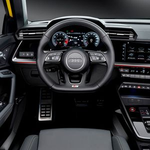 Innen geht es Audi-typisch zu.(Bild:  Audi)