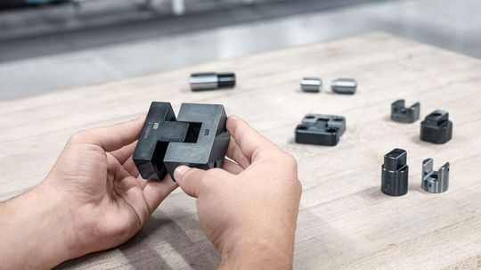 Meusburger offers small, compact and space-saving locks for the precise alignment of mould inserts. (Source:  Meusburger)