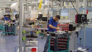 Bei Siemens setzt man auf flexible Montagezellen: Die Zellen sind miteinander verbunden, arbeiten aber doch eigenständig und unabhängig. Bild: Siemens (Archiv: Vogel Business Media)