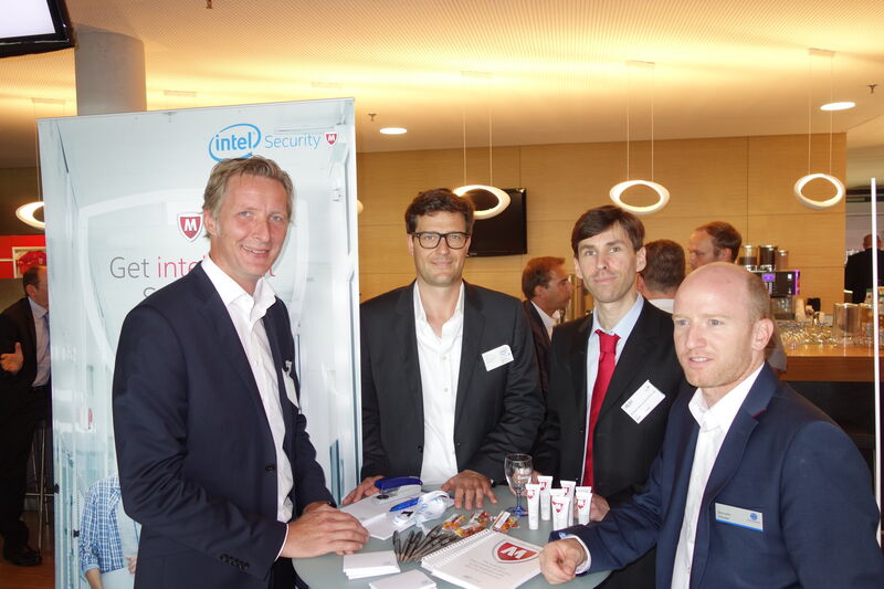 (v. l.) Sascha Plathen und Michael Krahn, Intel Security mit Matthias Kimmit, Software Express und Benedikt Häusler, Infinigate (IT-BUSINESS)