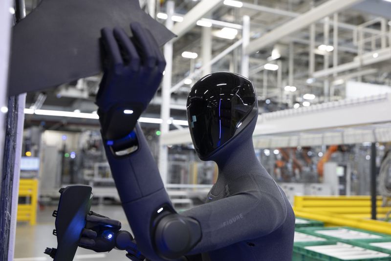 The BMW Group's goal is to protect its employees and deploy them effectively, while at the same time continuing to improve the workplace. (Source: BMW Group)