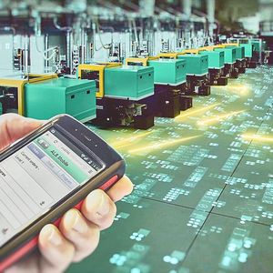 Arburgs zentraler Baustein im Industrie-4.0-Gebäude ist das Leitrechnersystem ALS, das eine durchgängige Vernetzung aller spritzgießenden Fertigungsystem zulässt. Mobil nutzbar wird ALS über das Modul "Mobile Maintenance" auf den bekannten Endgeräten.