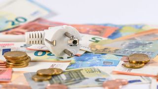 Angesichts der Explosion der Energiekosten sollte jeder Kfz-Betrieb nach Sparmöglichkeiten suchen. (Bild: frei lizenziert)