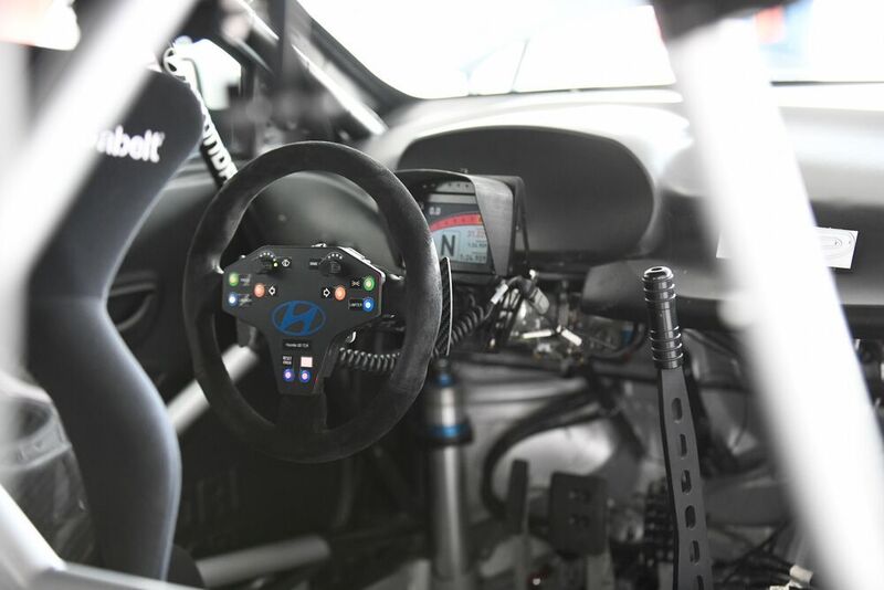 Das spartanische Cockpit des i30 N TCR. (Hyundai)