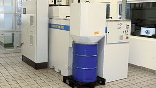 Beim Schleifen von HM- und HSS-Werkzeugen in großindustriellen Dimensionen lohnen sich Großfilter- beziehungsweise Zentralanlagen von Vomat zum Reinigen verschmutzter Schleiföle. (Vomat)