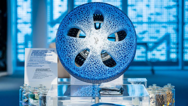 Um die Ökobilanz eines Reifens zu verbessern, plädiert das Unternehmen unter anderem dafür, einen Reifen bis zu Verschleißgrenze zu nutzen.(Bild:  Michelin)