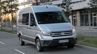 Die Zahl der Neuzulassungen ist allein im März um 25 Prozent gefallen. (Bild: VW)