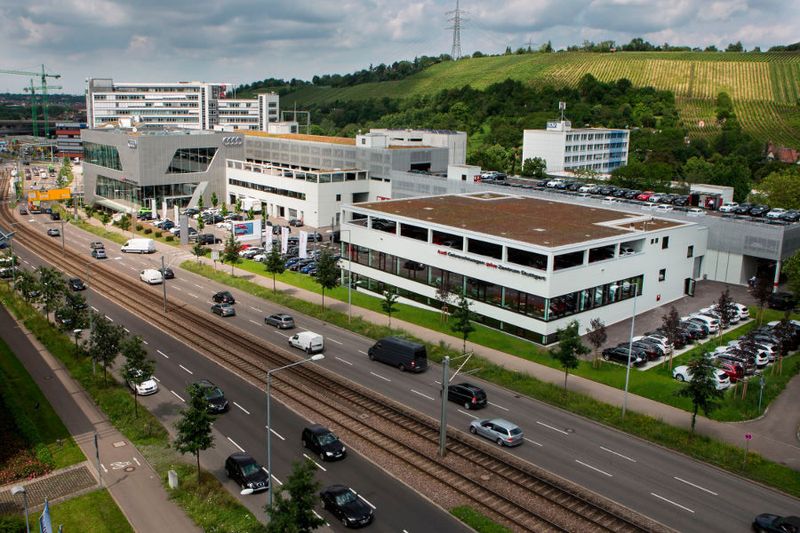Jetzt ist der Neu- und Gebrauchtwagenverkauf am Standort Stuttgart Feuerbach komplett. (Audi-Zentrum Stuttgart)