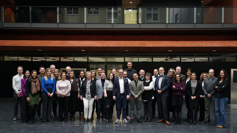 Mitglieder der „T2EVOLVE Association“ aus Wissenschaft und Industrie (Bild:  Benedikt Wagner)