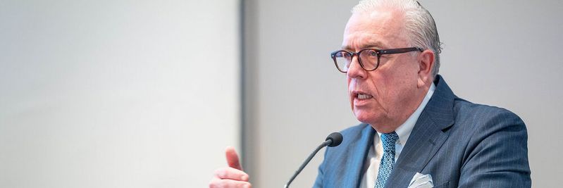 Vorsitzender Dr. Klaus Reinhardt bei der Hauptversammlung des Hartmannbundes.