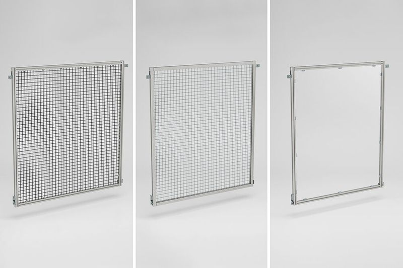 Zwischen den Komplettfeldern lassen sich beispielsweise Einhängeelemente integrieren, die sich ideal eignen, wenn Wartungen vorgenommen werden und der Zaun daher geöffnet werden muss. (Bild: Item)