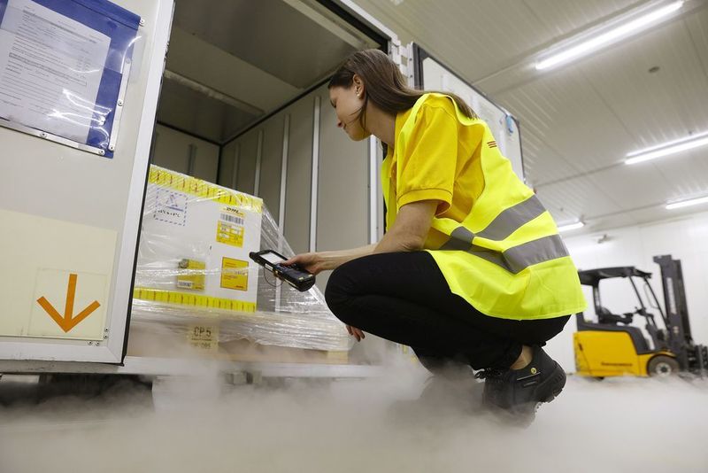 Das starke Wachstum beim Transport temperatursensibler Güter hat DHL zur Eröffnung seines dritten Kompetenzzentrums für Life Sciences und Healthcare in Deutschland veranlasst. (Bild: DPDHL)