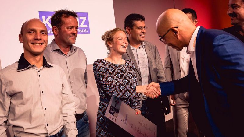 Eine Top-Ten-Platzierung holte sich auch das Team von Krenz Autoservice um Geschäftsführerin Jennifer Krenz. (Bild: Stefan Bausewein)