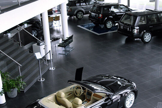 Kalkan präsentiert die Fahrzeuge auf einer Verkaufsfläche von 500 Quadratmetern. (Autohaus Kalkan)
