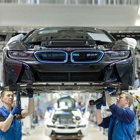 Der Münchner Automobilhersteller BMW investiert in den kommenden Jahren über 300 Millionen Euro in sein Leipziger Werk.(Bild:  BMW)