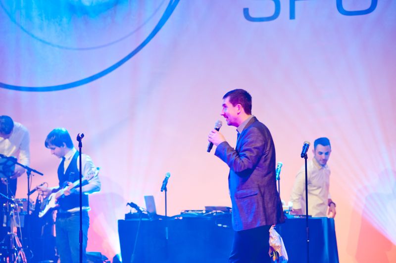 Gerd Holl eröffnete die Abendveranstaltung. (Toshiba Europe)