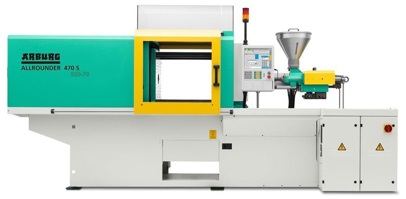 Auf solch einem hydraulischen Allrounder 470 S demonstriert Arburg auf der World PM2016, wie sich Smartphone-Gehäuse wirtschaftlich im Pulver-Spritzgießen (PIM) herstellen lassen. (Arburg)