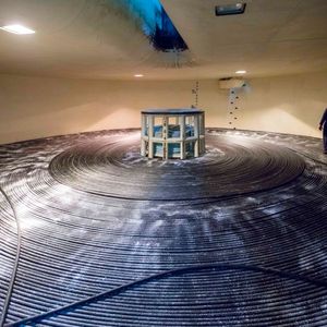 EIn Blick ins Innere des Kabelschiffs, dass die "Marea"-Leitungen verlegte. Das Glasfaserkabel verläuft über 6400 Kilometer zwischen Virginia Beach in den USA und Bilbao in Spanien.(Bild:  Microsoft)