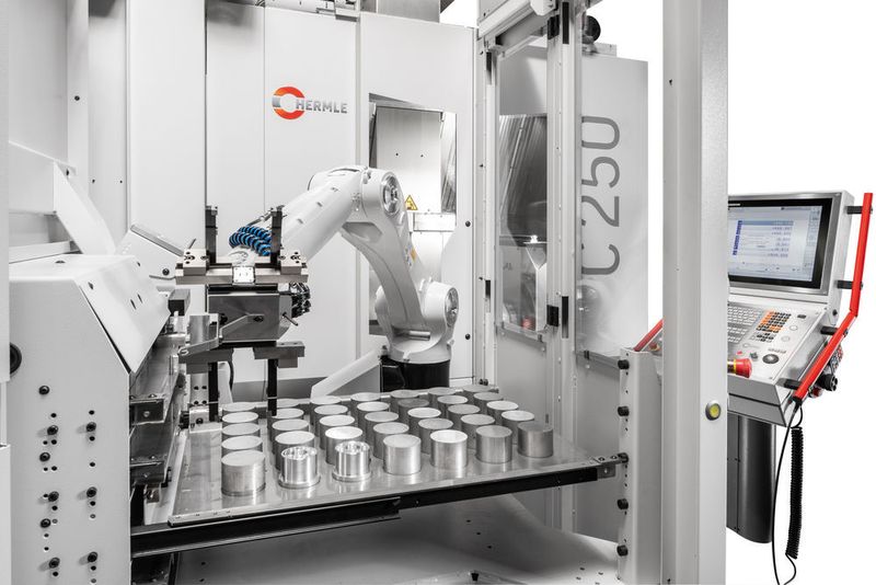 Die 2. Generation des Robotersystem RS 05. (Hermle)