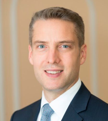 Arnt-Philipp Hein hat am Karlsruher Institut für Technologie sowie an der Stanford University studiert. Seinen Doktortitel erwarb er zum Thema Lieferkettenmanagement an der TU Dortmund. (Bild: AlixPartners)